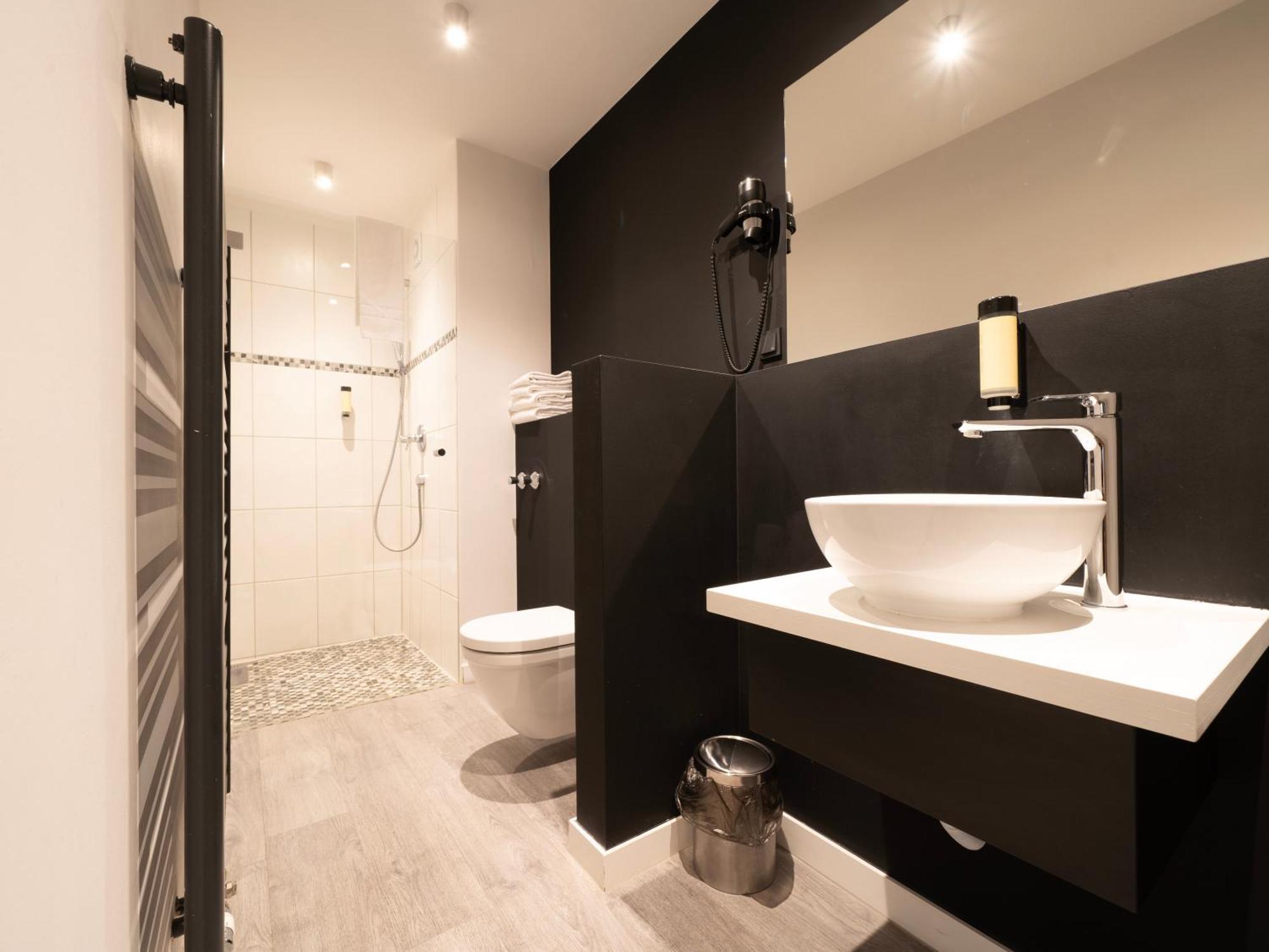 Juststay Ratingen Hotel & Apartments ภายนอก รูปภาพ