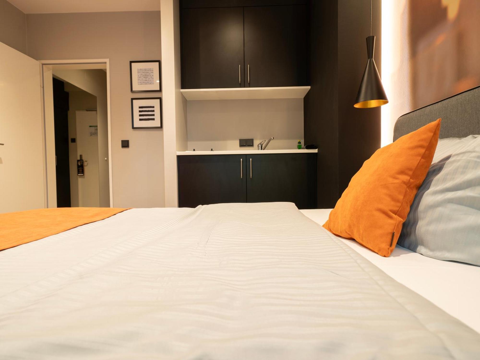 Juststay Ratingen Hotel & Apartments ภายนอก รูปภาพ