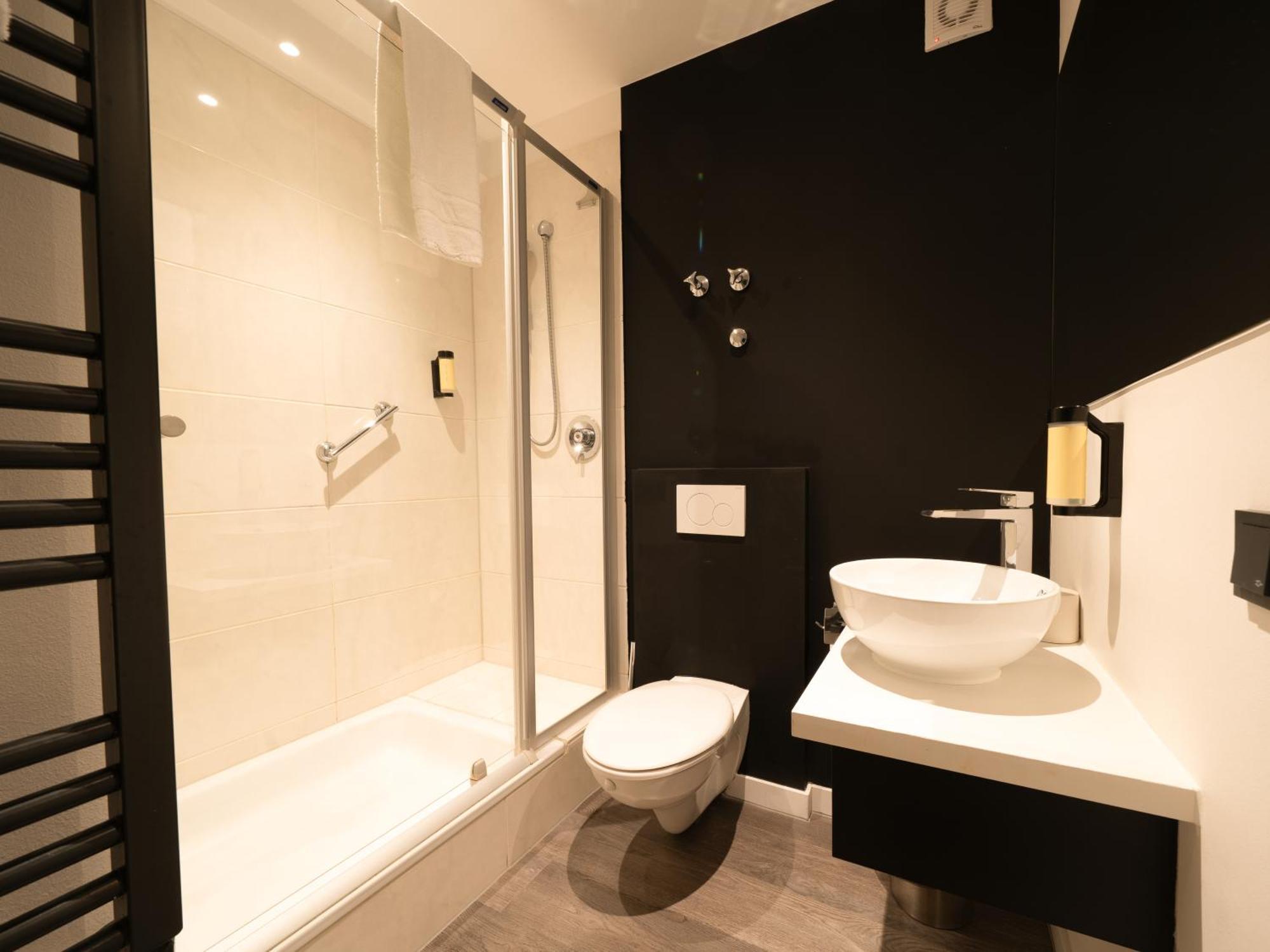 Juststay Ratingen Hotel & Apartments ภายนอก รูปภาพ